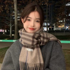 High-Quality Pure Wool Plaid Scarf for Women - Classic British Style, Warm Neck Accessory, Trendy Fashion Statement