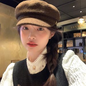 High-Quality Women's Wool Newsboy Cap with Gold Buckle - Eight-Sided Painter Hat for Winter 2023, Vintage Style