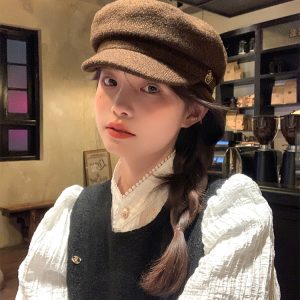 High-Quality Women's Wool Newsboy Cap with Gold Buckle - Eight-Sided Painter Hat for Winter 2023, Vintage Style