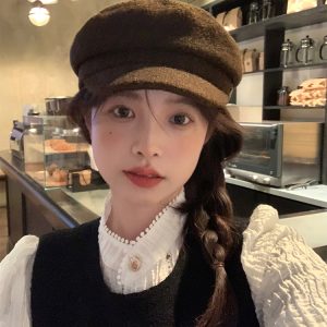 High-Quality Women's Wool Newsboy Cap with Gold Buckle - Eight-Sided Painter Hat for Winter 2023, Vintage Style