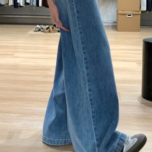 High-Waisted Blue Lightweight Wide-Leg Jeans for Women, Summer Style, Loose Fit, Flattering Straight-Leg Floor-Length Pants