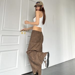 High-Waisted Bodycon Leather Skirt - Retro American Style Mid-Length A-Line with Split Design in Maillard Brown
