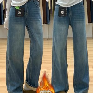 High-Waisted Fleece-Lined Light-Colored Straight-Leg Jeans for Women - Flattering Fit for Petite Pear-Shaped Figures, Autumn Winter 2024 Style