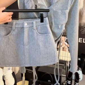 High-Waisted Korean-Style Gray Woolen A-Line Half Skirt for Women - Slimming Fit, Perfect for Petite Figures, Spring Fashion