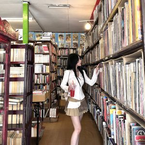 High-Waisted Pleated A-Line Skirt for Women - Retro Square Style, Versatile Design, Slimming Fit, Unique Short Skirt Fashion
