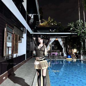 High-Waisted Pleated A-Line Skirt for Women - Retro Square Style, Versatile Design, Slimming Fit, Unique Short Skirt Fashion