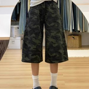 High-Waisted Retro Camouflage Denim Shorts for Women - Summer Loose Wide-Leg Mid-Length Versatile Pants