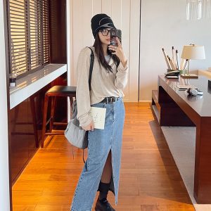 High-Waisted Retro Front-Slit Denim Skirt - Versatile Mid-Length Slimming Style for 2023 Fashion Trends