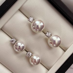 Iridescent Princess Earrings with Mirror Surface and Artificial Pearls - Elegant Seawater Inspired Design
