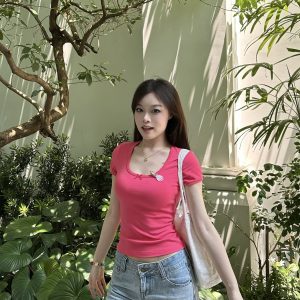 Jasmine Baby Tee - Fragrant Floral Design, Trendy Fit, Available in Two Colors, Perfect for 90s and Y2K Style Fashion
