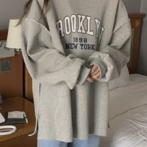 Korean Style Brooklyn Letter Embroidery Splicing Seam Loose Sports Sweatshirt for Casual Wear