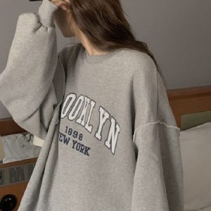 Korean Style Brooklyn Letter Embroidery Splicing Seam Loose Sports Sweatshirt for Casual Wear