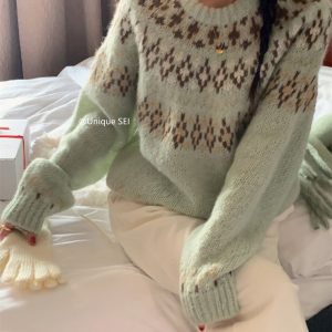 Korean Style Cream Knitted Sweater with Diamond Pattern, Casual Round Neck Pullover, Unique Low-Saturation Warm Fashion Top