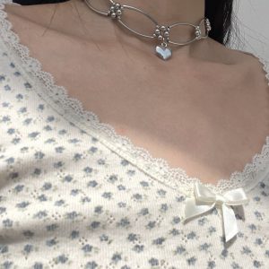 Korean Style High-End Minimalist Chain Heart Pendant Necklace - Versatile Gentle Choker for Instagram Aesthetic and Clavicle Styling