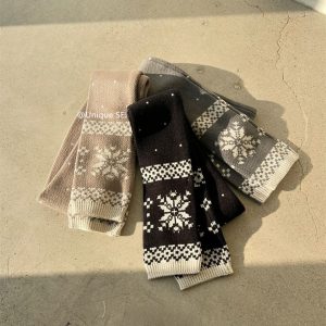 Korean-Style Off-Shoulder Jacquard Knitted Sweater with Scarf - Unique Winter Fashionable Layering Piece