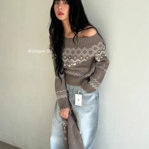 Korean-Style Off-Shoulder Jacquard Knitted Sweater with Scarf - Unique Winter Fashionable Layering Piece