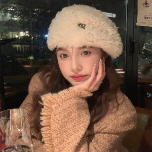 Korean Style Plush Beret Hat for Women, Autumn & Winter, Large Head Circumference, Face-Slimming Painter's Hat