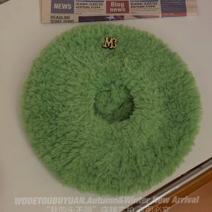 Korean Style Plush Beret Hat for Women, Autumn & Winter, Large Head Circumference, Face-Slimming Painter's Hat