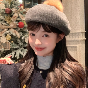 Korean Style Raccoon Fur Pom-Pom Beret Hat for Women, Large Head Circumference, Fashionable Painter's Hat, Unique Face Highlighting Design