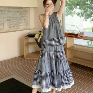 Korean Style Summer 2025 Two-Piece Set: Spliced Halter Neck Vest with Lace Half Skirt for Women