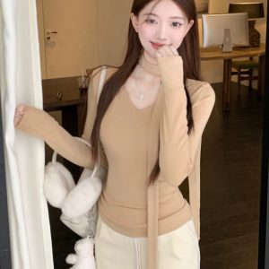 Korean-Style V-Neck Knitted Sweater with Scarf for Women - Fashionable Slim-Fit Top, Unique Design, Trendy Winter Wear