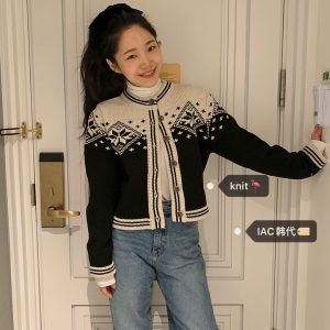 Korean Style Winter Christmas Snowflake Hook Flower Knitted Cardigan for Women