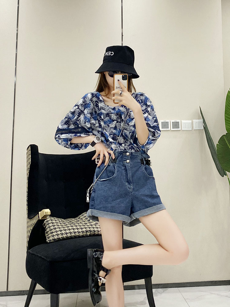 Korean Style Women's Casual Denim Shorts with Buckle Decoration, Lengthening Cuffed Design, Solid Color, Summer Essential