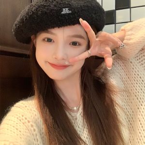 Lambswool Beret Hat for Women - 2023 New Style, Large Head Circumference, Flattering Fit, Versatile Painter Hat, Chic Fashion Accessory