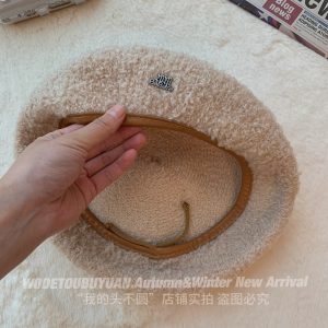 Lambswool Beret Hat for Women - 2023 New Style, Large Head Circumference, Flattering Fit, Versatile Painter Hat, Chic Fashion Accessory