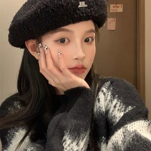 Lambswool Beret Hat for Women - 2023 New Style, Large Head Circumference, Flattering Fit, Versatile Painter Hat, Chic Fashion Accessory