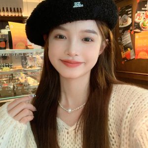 Lambswool Beret Hat for Women - 2023 New Style, Large Head Circumference, Flattering Fit, Versatile Painter Hat, Chic Fashion Accessory