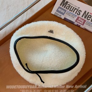 Lambswool Beret Hat for Women - 2023 New Style, Large Head Circumference, Flattering Fit, Versatile Painter Hat, Chic Fashion Accessory