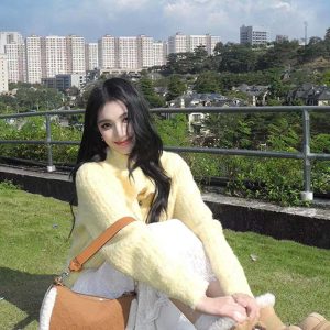 Lapel Knitted Cardigan - Fashionable Loose Sweater Coat with Lazy Design for Effortless 90s Style