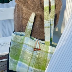 Large Capacity Wool Shoulder Tote Bag - Versatile Casual Fashion Bag for Everyday Use