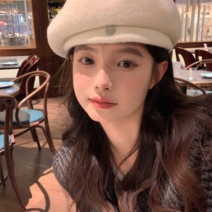 Large Head Circumference Wool Beret - 'My Head is Not Round' Autumn Winter 2024 Style for a Flattering Fit