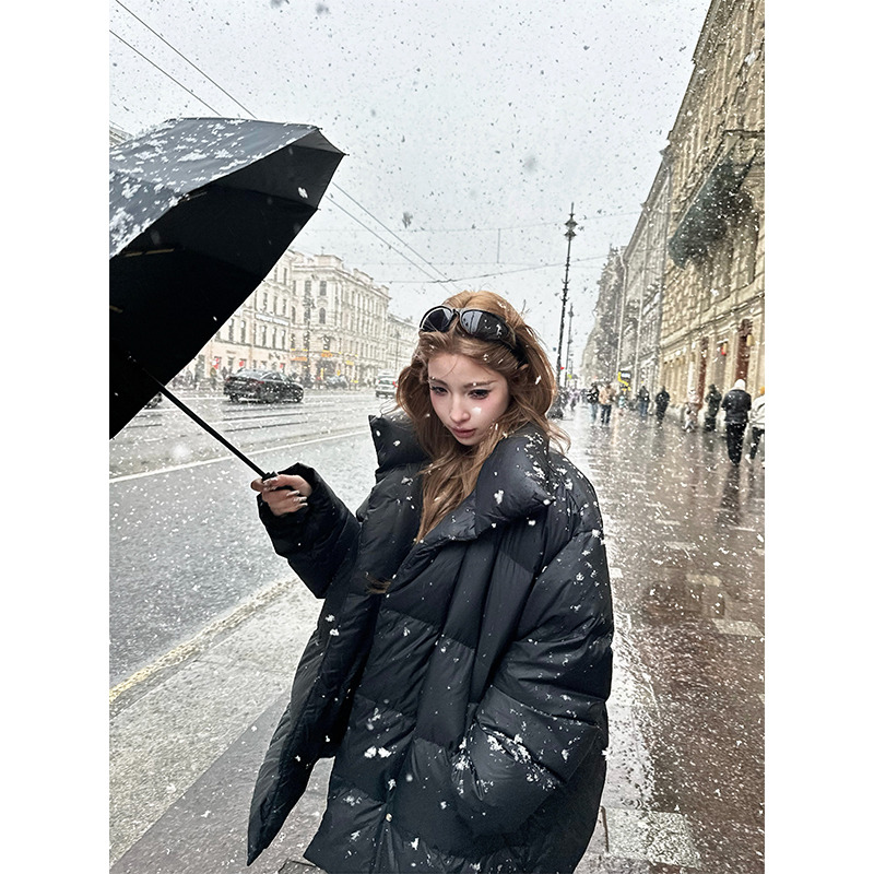 Large Quilt Design Stand Collar Women's Loose Warm Jacket - 90% White Duck Down - Cozy Winter Outerwear for Snow Country Style