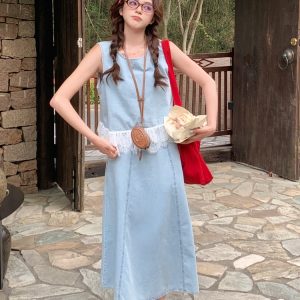 Light Blue Lace Vest and Skirt Two-Piece Set for Women – Trendy Summer 2025 Outfit, Fashionable Summer Style