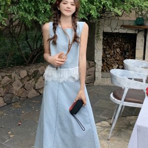 Light Blue Lace Vest and Skirt Two-Piece Set for Women – Trendy Summer 2025 Outfit, Fashionable Summer Style