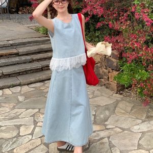 Light Blue Lace Vest and Skirt Two-Piece Set for Women – Trendy Summer 2025 Outfit, Fashionable Summer Style
