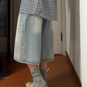 Light Blue Wide-Leg Cropped Jeans for Women, High-Waisted Loose Fit, Summer Style, Flattering Versatile Straight-Leg Pants