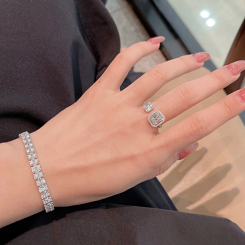 Light Luxury Full Diamond Open Finger Ring for Women - Simple, Versatile Ice Sugar Design, Perfect Gift Accessory