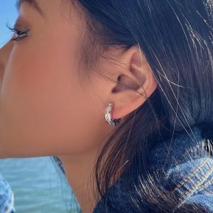 Light Luxury Gold Small Circle Stud Earrings for Women, Elegant Simple Pure Silver Ear Accessories, Minimalist Jewelry Design