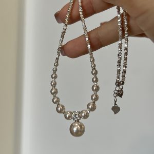 Light Luxury Pearl Gradient Necklace for Women, Niche Design, Elegant Jewelry, Trendy Accessory, Perfect for Special Occasions
