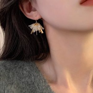 Lightweight No-Piercing Fireworks Ear Clips for Women - Sparkling Mosquito Coil Design for New Year Celebrations