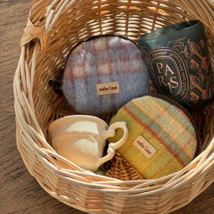 Lime Snow Island Woolen Coin Purse - Cute Plaid Headphone Storage Bag for Stylish Accessory Lovers