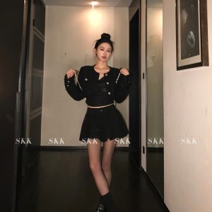 Limited Edition Black Coarse Tweed Short Chanel-Style Jacket for Women - Spring 2024 Fashion, Chic Layering Piece, Timeless Style