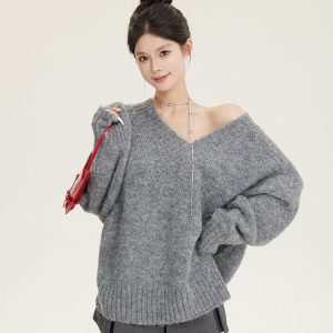 Loose V-Neck Pullover Sweater for Women, Flattering Knit Top, Mid-Length Autumn Winter Fashion