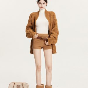 Low-Waist Knitted Women's Shorts - Casual Slimming Hot Pants for Autumn Winter - Versatile Fashion Essential