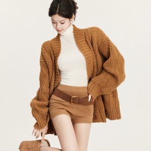 Low-Waist Knitted Women's Shorts - Casual Slimming Hot Pants for Autumn Winter - Versatile Fashion Essential