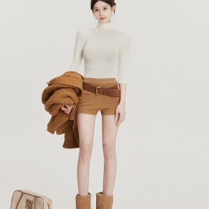 Low-Waist Knitted Women's Shorts - Casual Slimming Hot Pants for Autumn Winter - Versatile Fashion Essential